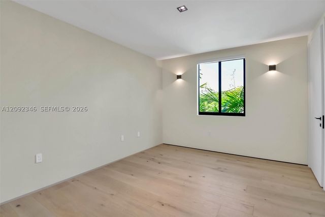 135 SW 29th Rd, Miami, FL 33129