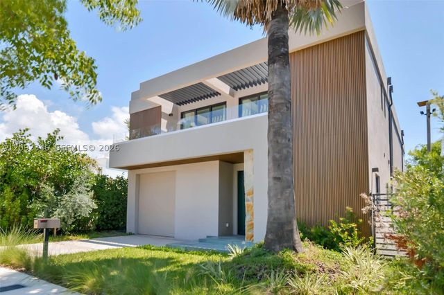 135 SW 29th Rd, Miami, FL 33129