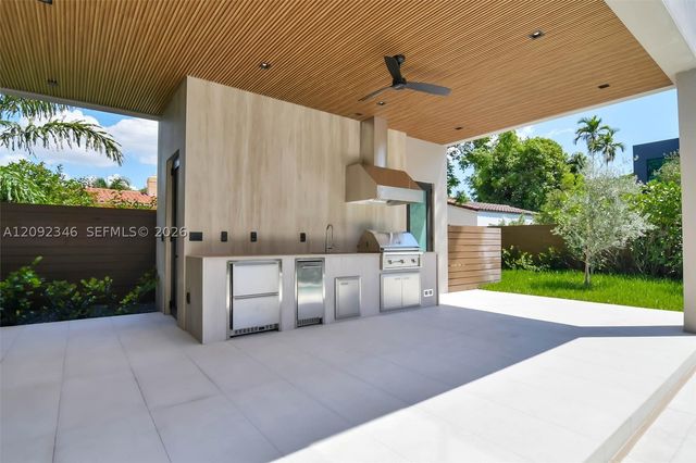 135 SW 29th Rd, Miami, FL 33129