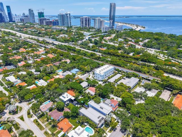 135 SW 29th Rd, Miami, FL 33129