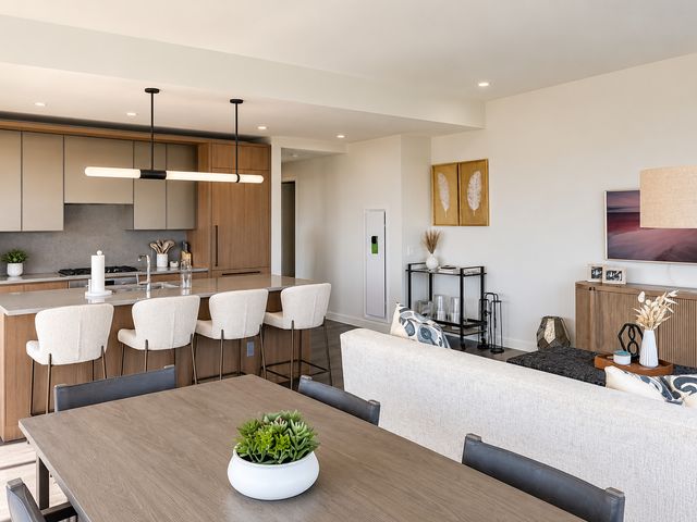 164 N Peoria Street 2708, Chicago, IL 60607