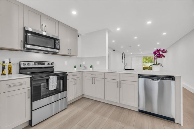 2305 Lucaya Ln H1, Coconut Creek, FL 33066