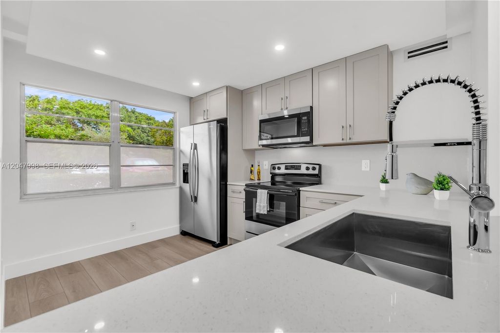 2305 Lucaya Ln H1, Coconut Creek, FL 33066