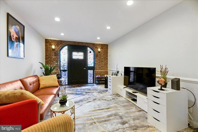 919 EASTERN AVE, Baltimore, MD 21202