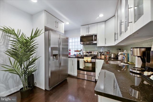 919 EASTERN AVE, Baltimore, MD 21202