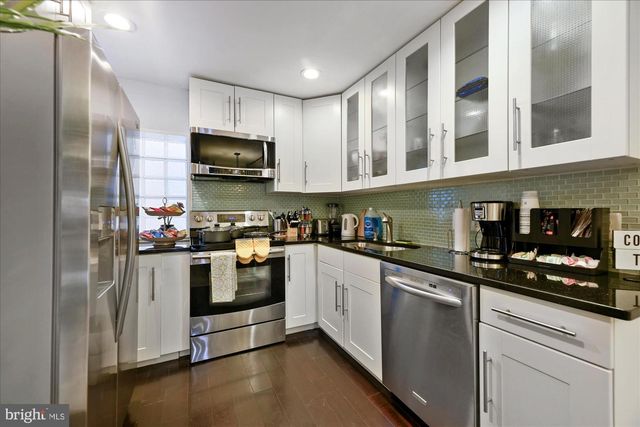 919 EASTERN AVE, Baltimore, MD 21202