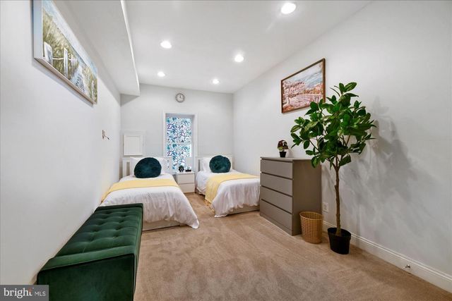 919 EASTERN AVE, Baltimore, MD 21202