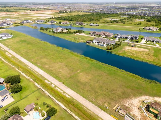 211 Hall Thompson Road, Katy, TX 77493