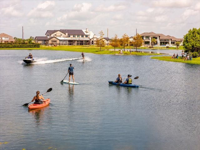 211 Hall Thompson Road, Katy, TX 77493