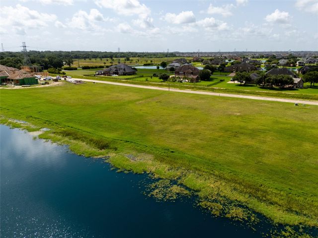 211 Hall Thompson Road, Katy, TX 77493