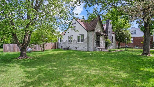 1211 W Main Street, West Plains, MO 65775