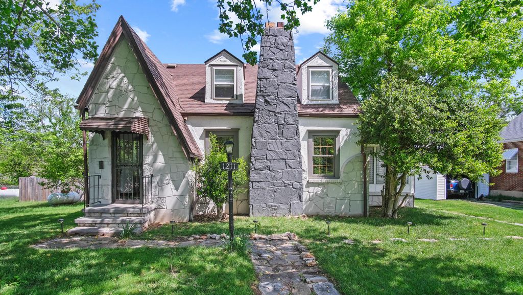 1211 W Main Street, West Plains, MO 65775