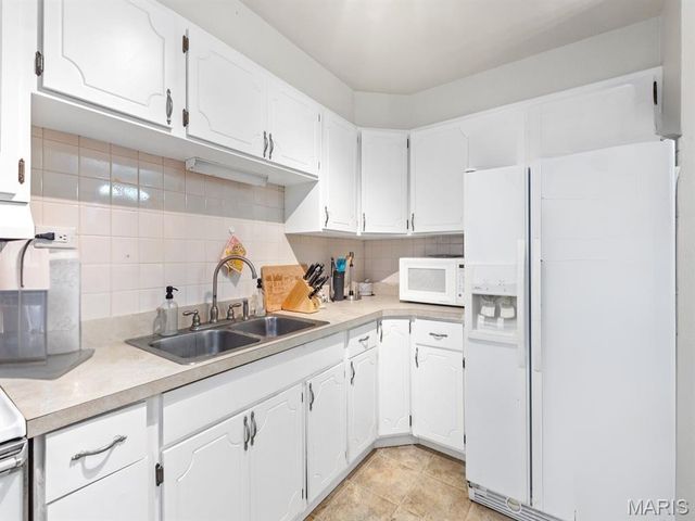 7408 Ray Avenue, St Louis, MO 63116