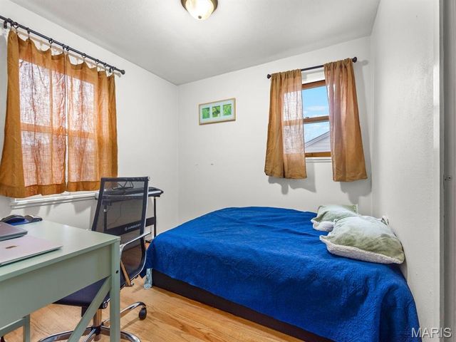 7408 Ray Avenue, St Louis, MO 63116