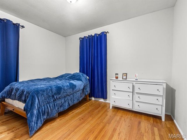 7408 Ray Avenue, St Louis, MO 63116