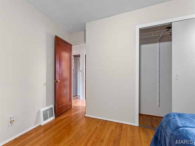 7408 Ray Avenue, St Louis, MO 63116