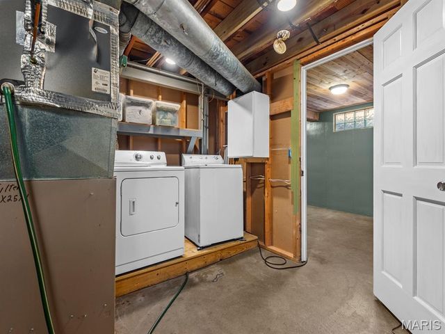 7408 Ray Avenue, St Louis, MO 63116