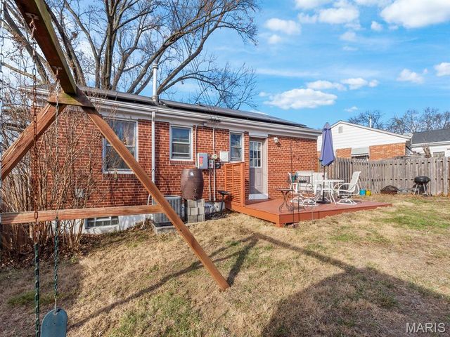 7408 Ray Avenue, St Louis, MO 63116