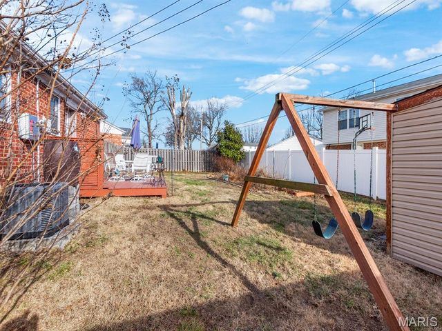 7408 Ray Avenue, St Louis, MO 63116