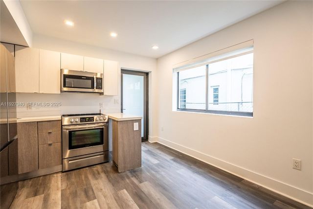 1985 Bay Dr 109, Miami Beach, FL 33141