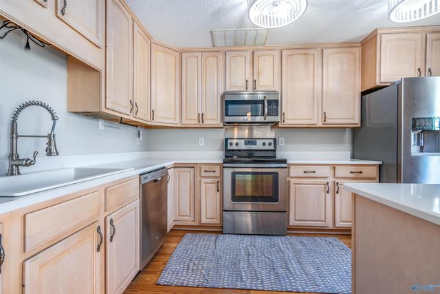 21899 Williamsburg Drive, Athens, AL 35613