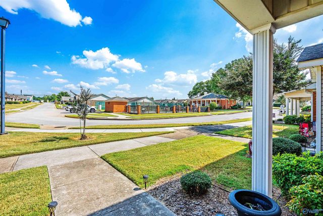 21899 Williamsburg Drive, Athens, AL 35613