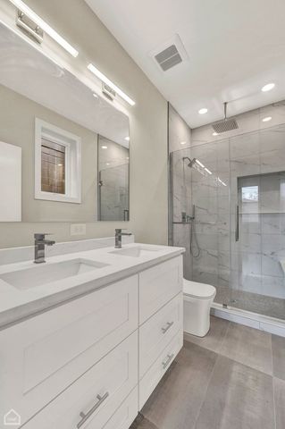 4611 S Saint Lawrence Avenue 2, Chicago, IL 60653