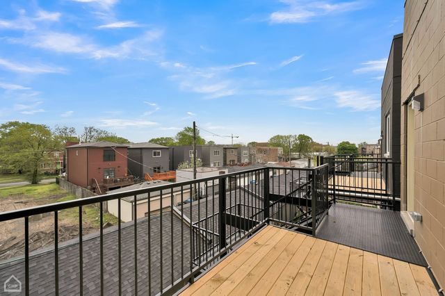 4611 S Saint Lawrence Avenue 2, Chicago, IL 60653