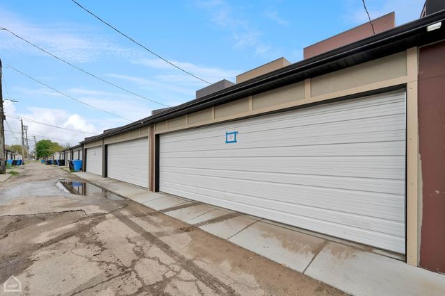 4611 S Saint Lawrence Avenue 2, Chicago, IL 60653