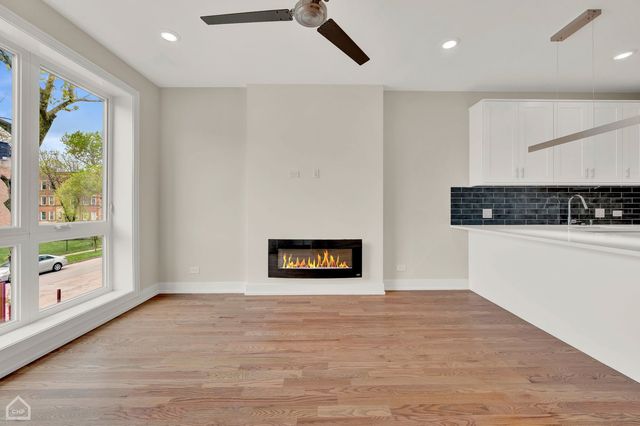 4611 S Saint Lawrence Avenue 2, Chicago, IL 60653