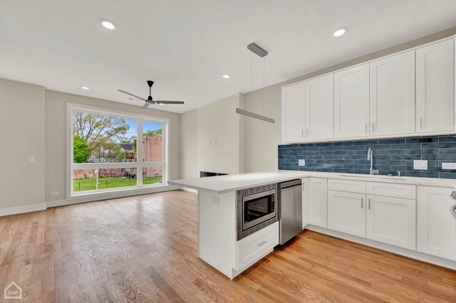 4611 S Saint Lawrence Avenue 2, Chicago, IL 60653