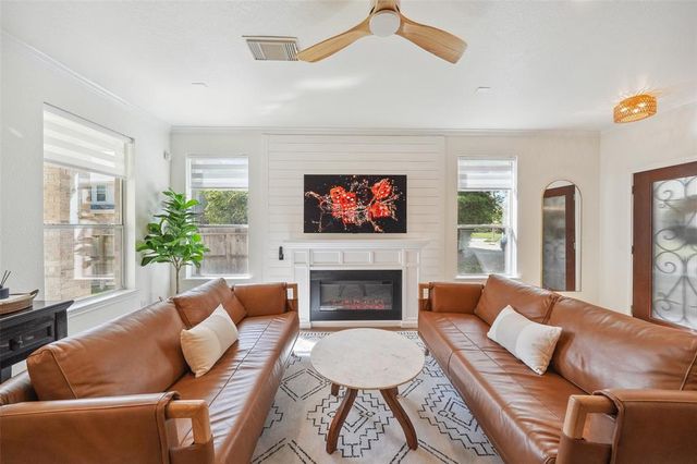 71 Avenswood Place, The Woodlands, TX 77382