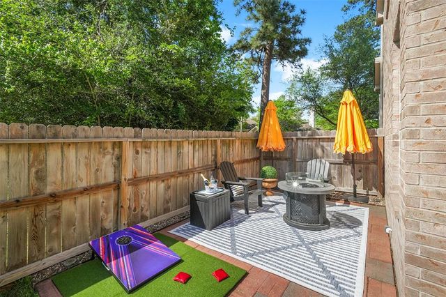 71 Avenswood Place, The Woodlands, TX 77382