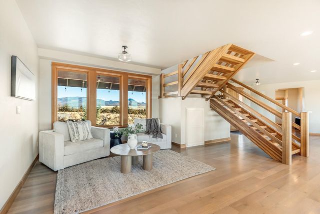 11039 SW Ranch Road, Powell Butte, OR 97753