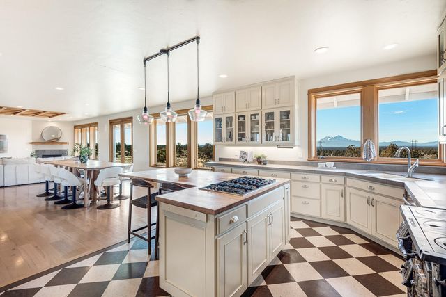 11039 SW Ranch Road, Powell Butte, OR 97753