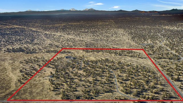 11039 SW Ranch Road, Powell Butte, OR 97753