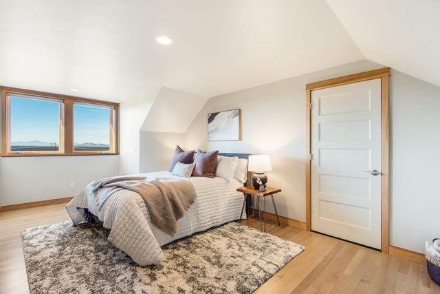 11039 SW Ranch Road, Powell Butte, OR 97753