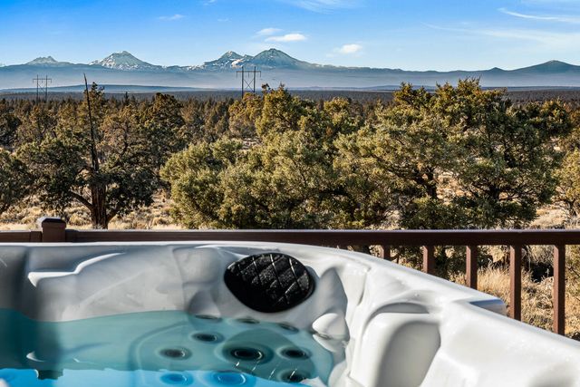 11039 SW Ranch Road, Powell Butte, OR 97753