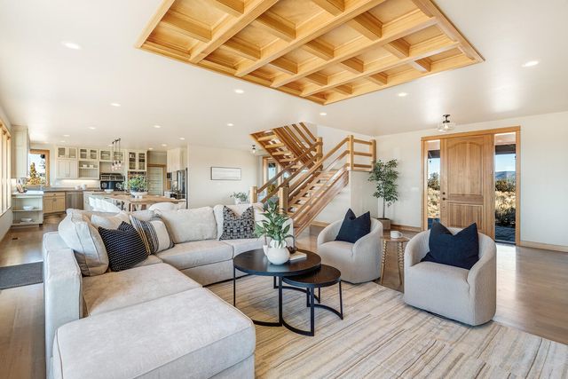 11039 SW Ranch Road, Powell Butte, OR 97753