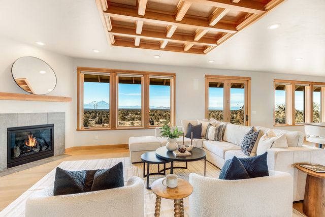 11039 SW Ranch Road, Powell Butte, OR 97753