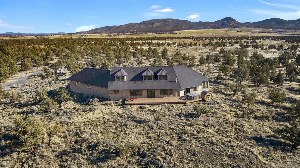 11039 SW Ranch Road, Powell Butte, OR 97753