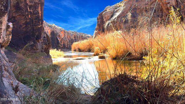 000 Bell Cow aka Rock Art Ranch Road 11, Winslow, AZ 86047