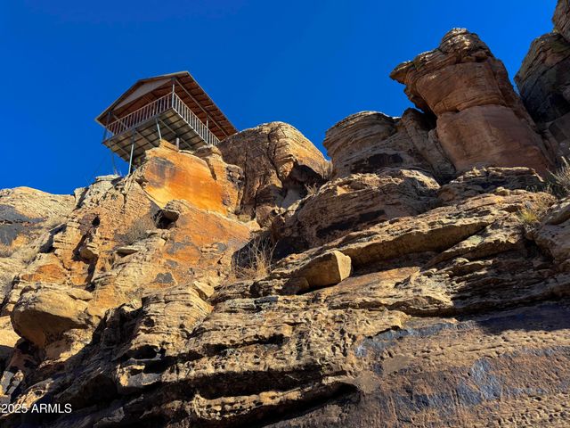 000 Bell Cow aka Rock Art Ranch Road 11, Winslow, AZ 86047