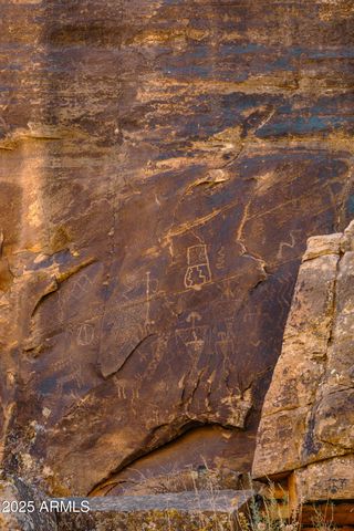000 Bell Cow aka Rock Art Ranch Road 11, Winslow, AZ 86047