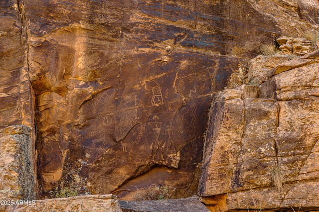 000 Bell Cow aka Rock Art Ranch Road 11, Winslow, AZ 86047