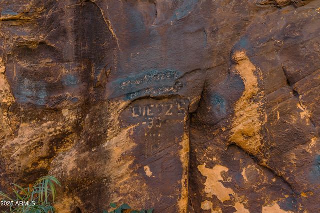 000 Bell Cow aka Rock Art Ranch Road 11, Winslow, AZ 86047