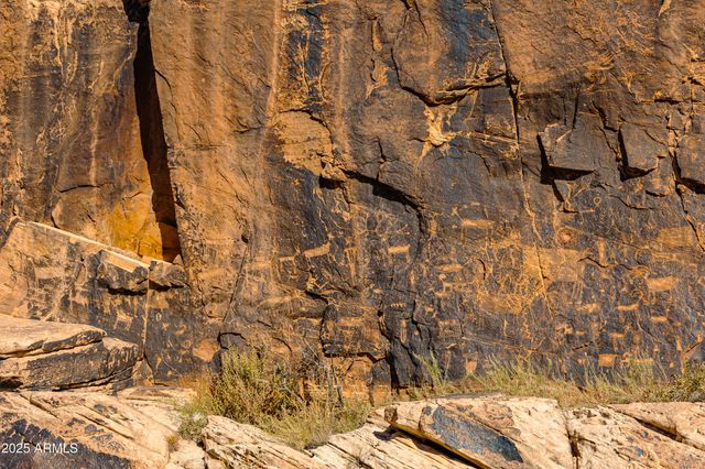 000 Bell Cow aka Rock Art Ranch Road 11, Winslow, AZ 86047