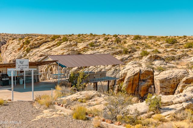 000 Bell Cow aka Rock Art Ranch Road 11, Winslow, AZ 86047