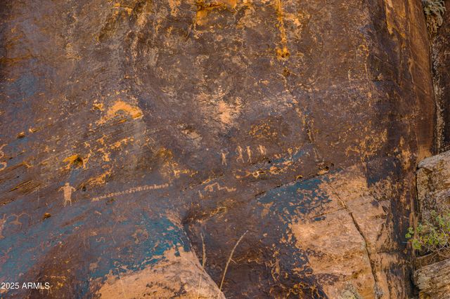 000 Bell Cow aka Rock Art Ranch Road 11, Winslow, AZ 86047