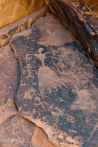 000 Bell Cow aka Rock Art Ranch Road 11, Winslow, AZ 86047